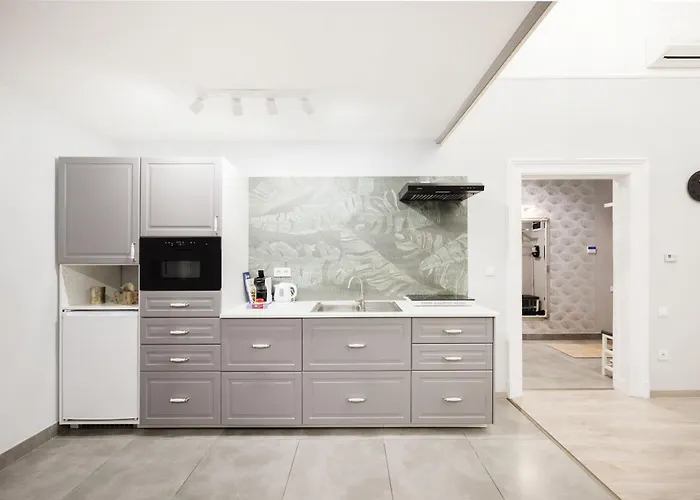 Spacious And Charming Apartment In The Centre
